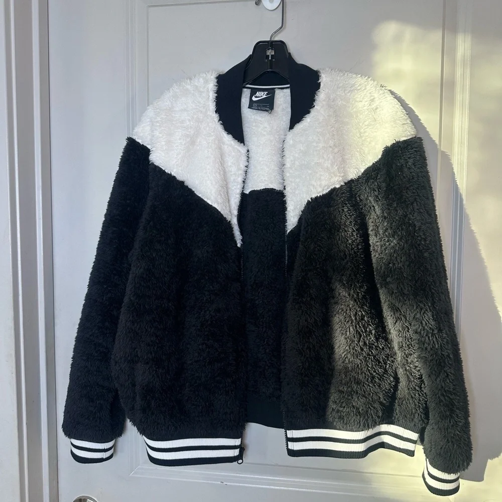 NIKE Sherpa Black & White Panda Full Zip Sportswear Jacket, Size XL